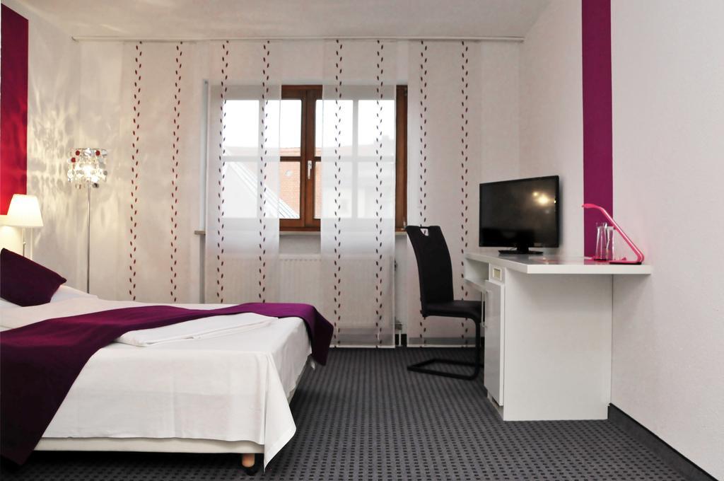Double Room,317263477:JPEG